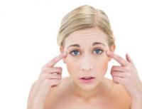 How to remove crow's feet under the eyes at home Removing crow's feet around the eyes